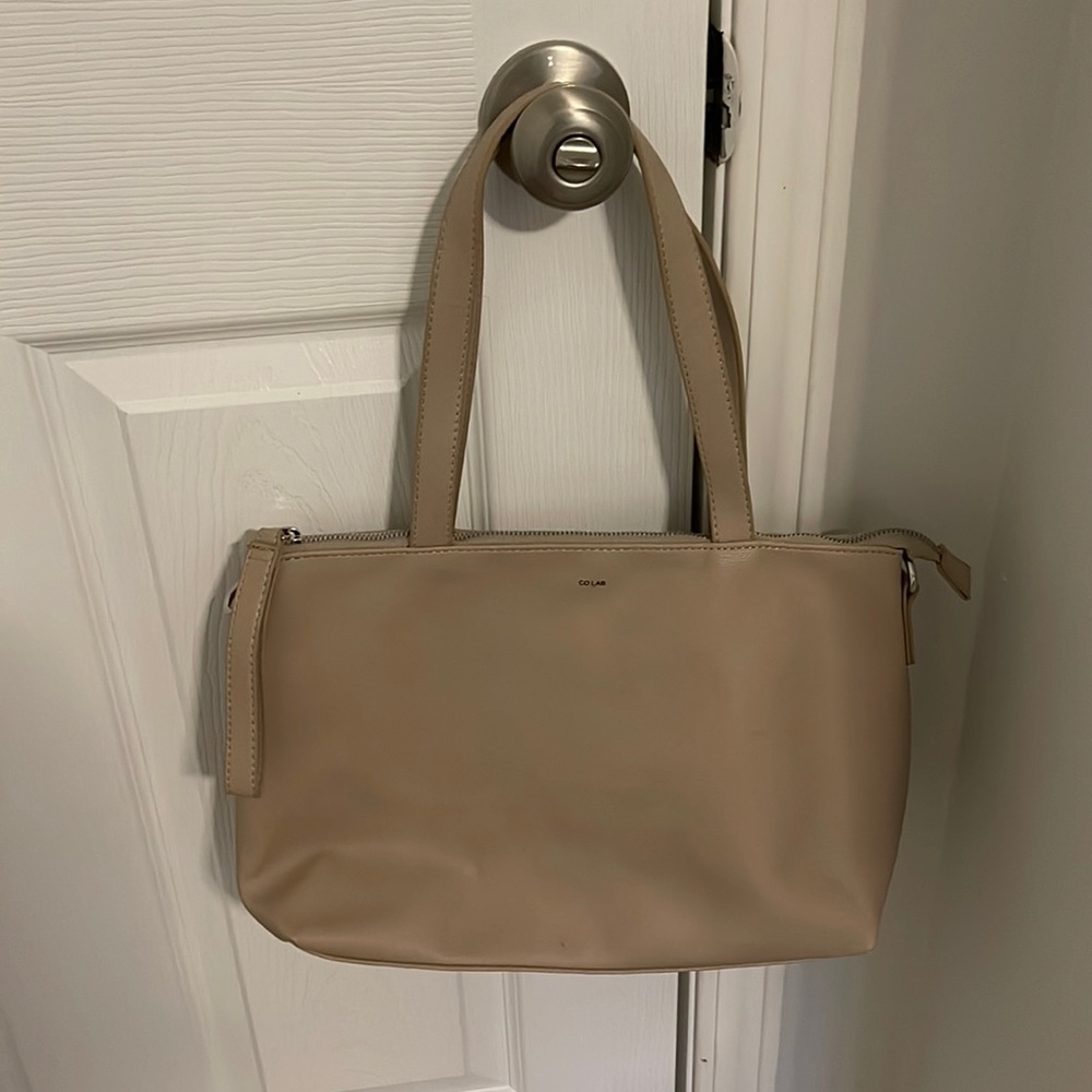 Leather co-lab Cream Shoulder Bag with crossbody strap